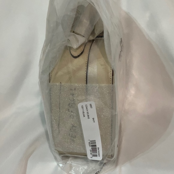 🚫SOLD OUT🚫Authentic 💎Basquiat X Coach crossbody bag & Charm - Picture 12 of 14